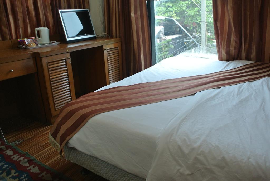 Sun City Hotel Bangkok Esterno foto