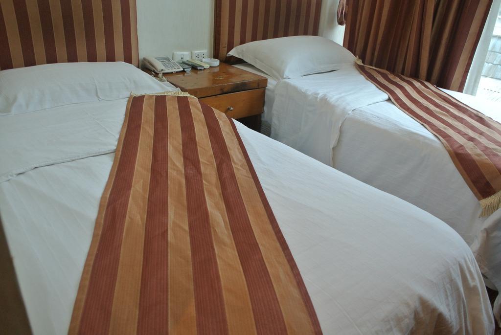 Sun City Hotel Bangkok Esterno foto