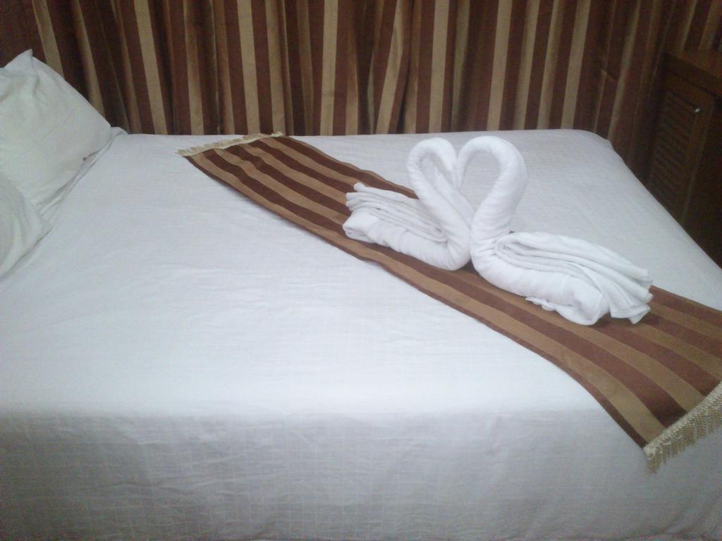 Sun City Hotel Bangkok Esterno foto